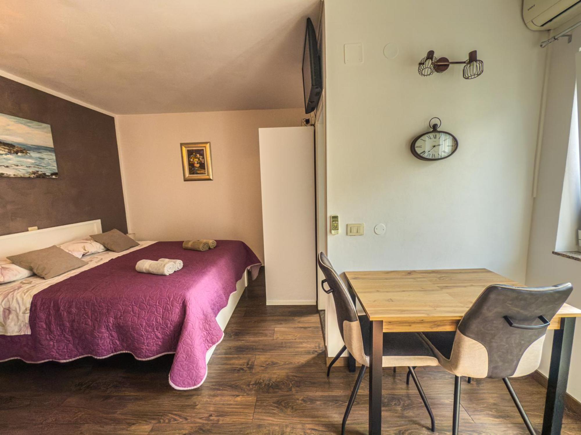 Apartments Tin ロヴィニ エクステリア 写真